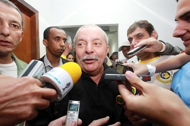 O ex-presidente Lula d entrevista no estdio 1 de Maio, em So Bernardo do Campo