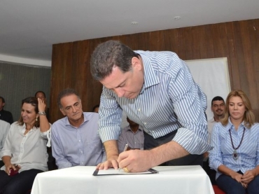 O governador Marconi Perillo em solenidade administrativa em Catalo