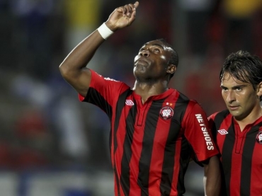 Guerr�n deu trabalho para o Cruzeiro e fez mais um gol pela Copa do Brasil