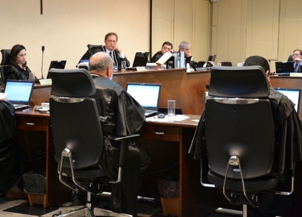 Presidida pelo desembargador Rui Ramos, sesso no TRE praticamente inocentou Silval