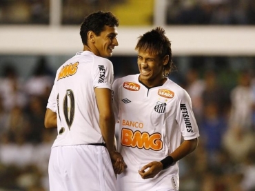 Para Ganso, esquema da Seleo prejudica ele e o companheiro Neymar