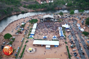 Na vista a�rea � poss�vel vem bem a Via Rota do Sol que corta a praia Nortefley e � a �nica via de acesso ao local.