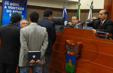 Relator (esquerda) e presidente da CPI, Misael Galvo e Ediv Alves, argumentaram que o prazo regimental foi respeitado