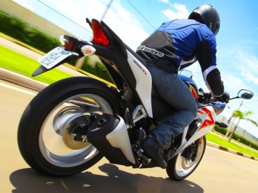 Rabeta segue estilo das esportivas de maior cilindrada