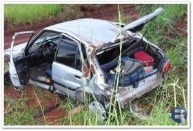 O veculo ficou com vrios danos materiais