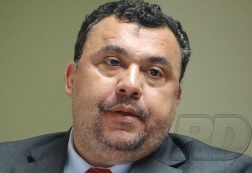 Deucimar quer o cancelamento dos trabalhos por acreditar que o prazo de investigao foi extrapolado