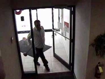 Ladro tentou roubar bancos com desentupidor de ralo. 