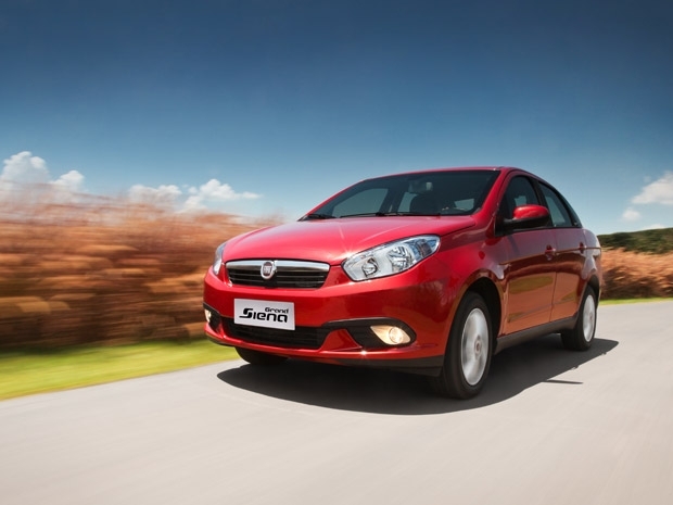Fiat Grand Siena tem quatro verses