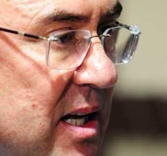 Social-democrata tambm afirma que oramento dos Estados so peas fictcias para o Executivo