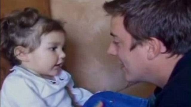 A pequena Alexis foi viver com o pai