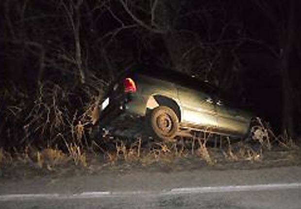 Menino de oito anos pegou o carro dos pais para levar sua irm de cinco anos 