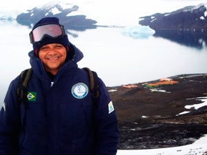 Carlos Alberto voltaria para o Brasil em mar�o