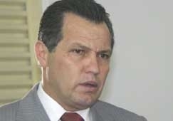 Com a segunda negativa de Maggi, deputado quer ocupar a vaga no ministrio. Governador (foto) se reuniu com ex-ministro