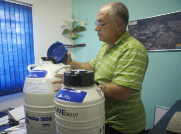 Secret�rio assegura que em breve iniciar� a insemina��o artificial em bovinos 