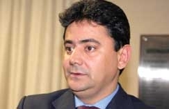 Secretrio disse que pouco importa a opinio do senador da Repblica, que, para Eder, sempre deixa um pano de fundo