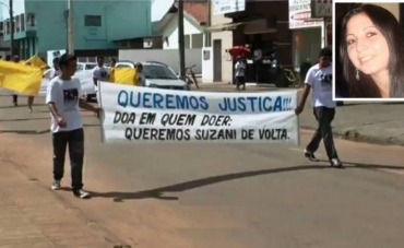 Familiares fizeram manifesta��o nas ruas de Col�der, pedindo agilidade nas buscas por Suzani 