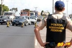 Policiais rodovirios federais esto fazendo bloqueio em rodovias
