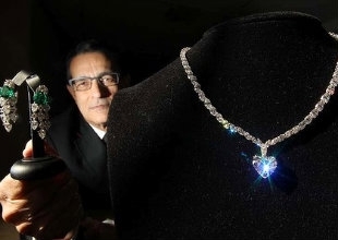 Ap�s a descoberta da fraude, as j�ias de Rajina foram leiloadas