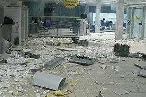 Caixas foram explodidos durante ao de grupo