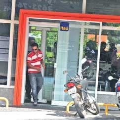 Porta giratria: bancrios temem que deciso de retirar o mecanismo de segurana chegue a Mato Grosso