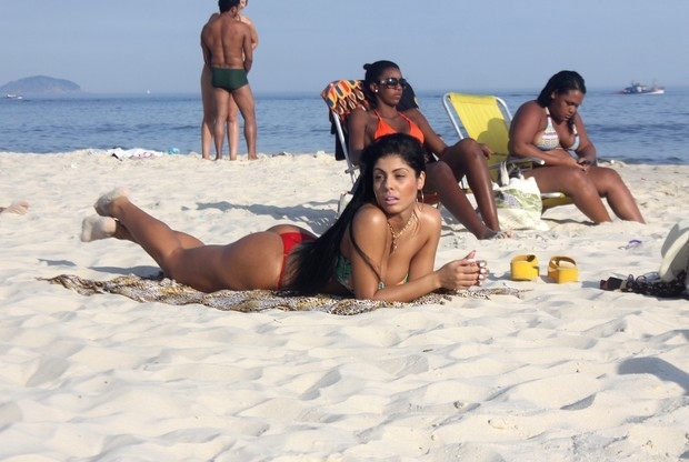 Deborah Caetano, rainha de bateria da Nen de Vila Matilde.