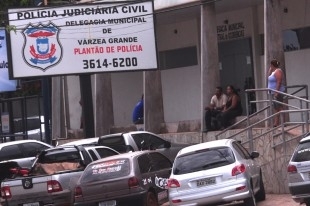 Acusados foram reconhecidos pela vtima na Central de Flagrantes