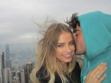 Piloto da Ferrari esqueceu rapidamente a sua ex, a cantora Raquel del Rosario