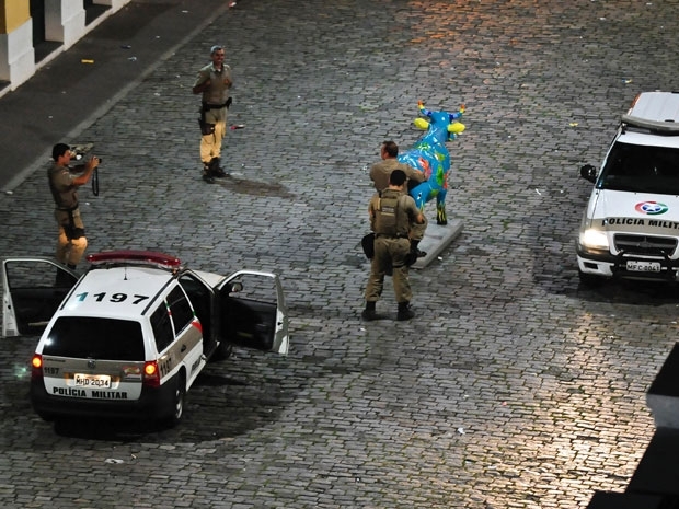 Corporao abriu sindicncia para apurar se policiais infringiram normas.