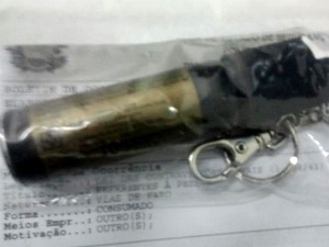 Spray de pimenta foi apreendido pela polcia.