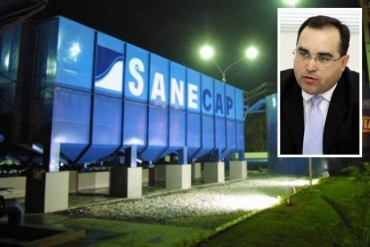 O procurador municipal, Fernando Biral, comandou o anncio oficial da privatizao da Sanecap 