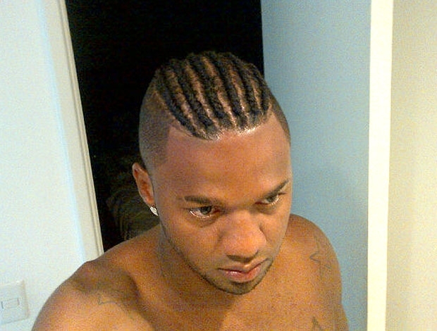 Felipe mostra novo corte de cabelo