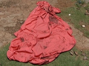 Roupa deixada em local onde houve crime