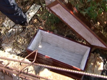 Caix�o encontrado em terreno estava vazio.