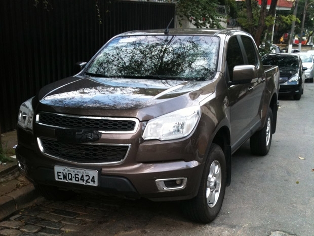 Chevrolet S10 em rua da Zona Norte de So Paulo