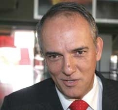 Por conta de veto do prefeito Z Carlos do Ptio, a Lei Oramentria Anual voltar para nova anlise da Cmara