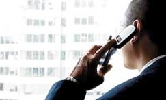 Telefone celular grampeado: polticos e funcionrios pblicos vivem o tormento de se sentirem vigiados