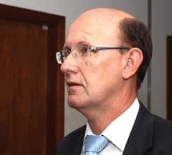 O deputado Carlos Avalone (PSDB) foi beneficiado com o pedido de licena de trs titulares