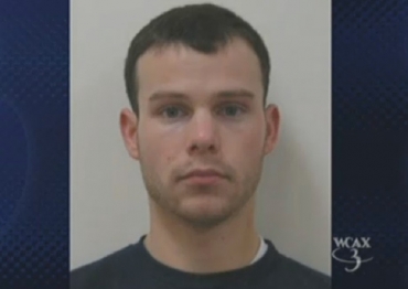 Roubou anel e agora est com o anel apertadinho