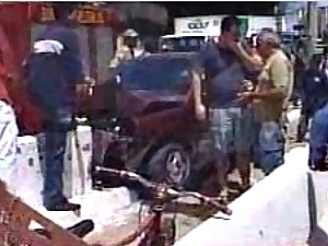 Motorista dirigia em alta velocidade, dizem testemunhas.