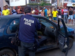 Vtima morreu dentro de carro aps disparos