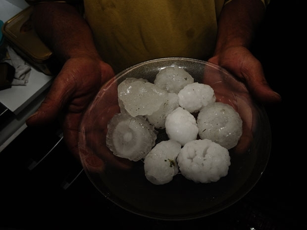 Em So Jernimo, onde mais de 1.500 residncias foram danificadas, granizo chegou a atingir tamanho de bola de sinuca, d