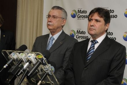 Os secretrios Jos Larcerda (Casa Civil) e Csar Zlio (Administrao) foram os escalados pelo governo para esclarecer