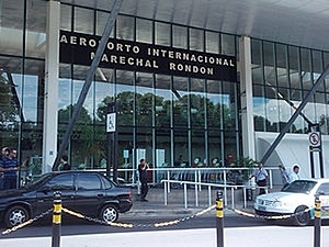 Avio apresentou problemas na asa direita