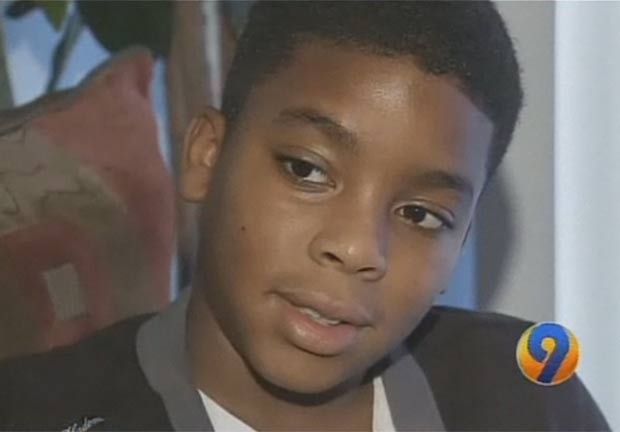 Emanyea Lockett foi suspenso por dois dias.