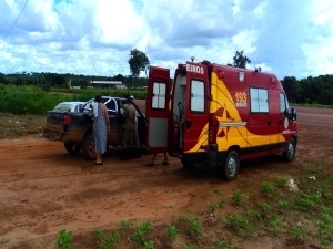 Imagem mostra a chegada dos Bombeiros para fazer o resgate.