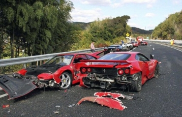 Dez pessoas foram levadas ao hospitall com ferimentos leves 