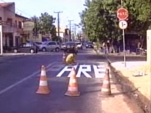 Moradores fizeram cota de R$ 90 para gastos com a pintura.