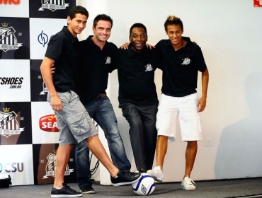 Ganso, Falco, Pel e Neymar em evento do Santos.