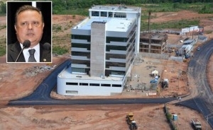 A nova sede do Grupo Amaggi e o asfalto novo; no destaque, o senador Blairo Maggi: investigao 