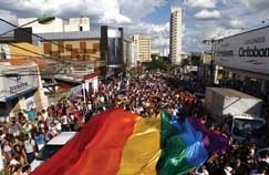 Homossexualismo masculino: jovens gays com idades entre 15 e 24 anos formam o maior grupo de risco da Aids, diz Minist�r